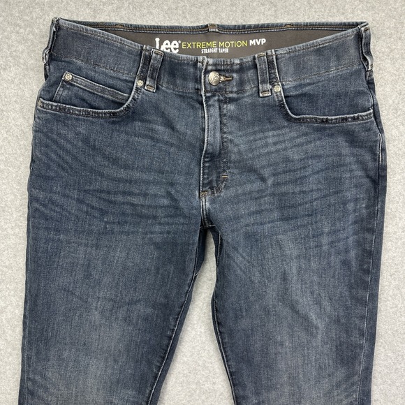 Lee Men's Extreme Motion MVP Straight Taper Leg Jeans Size 34x30 - Picture 3 of 10